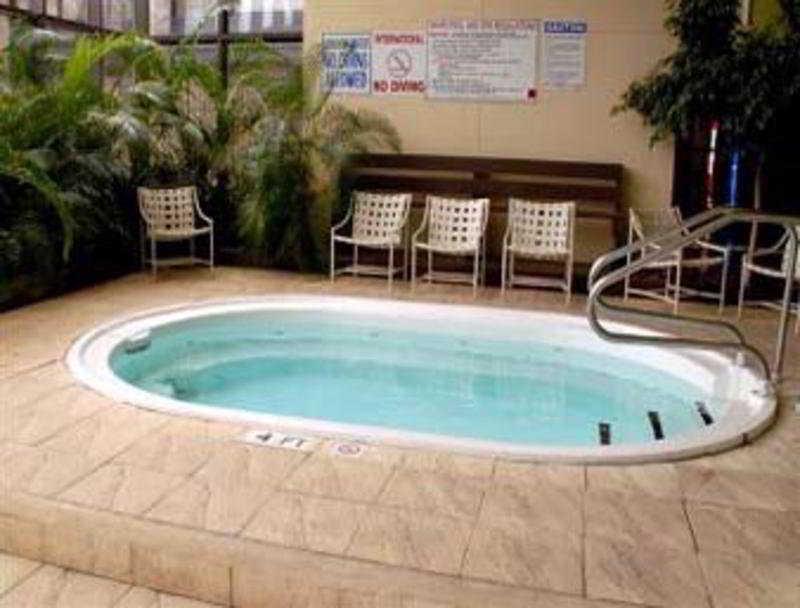 Ramada Columbia/Fort Jackson Area Buitenkant foto